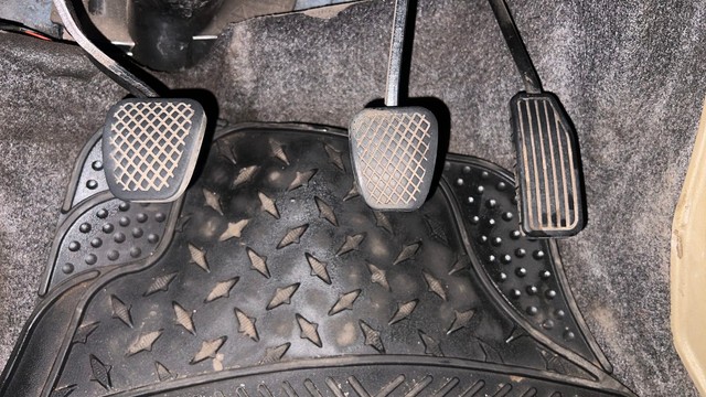 Second-hand 2015 Honda Brio Diesel for sale in Mumbai-14