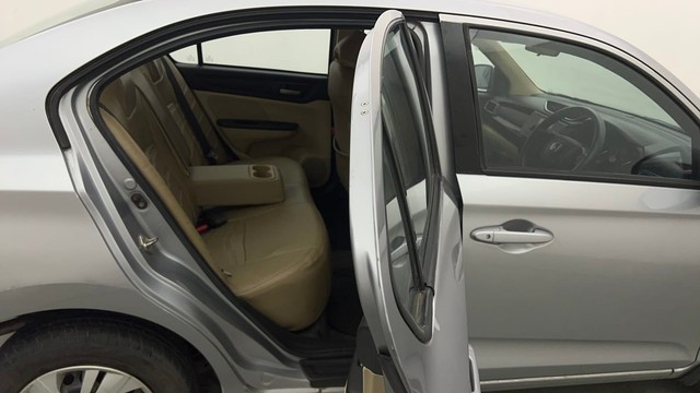 Second-hand 2019 Honda Amaze V for sale in Mumbai-32