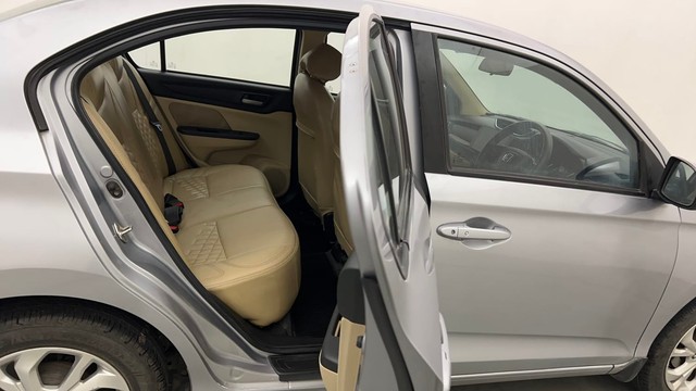 Second-hand 2018 Honda Amaze VX CVT Petrol for sale in Mumbai-36