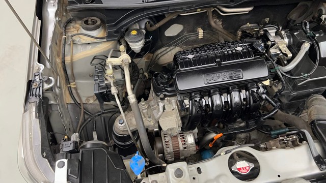 Second-hand 2018 Honda Amaze VX CVT Petrol for sale in Mumbai-25