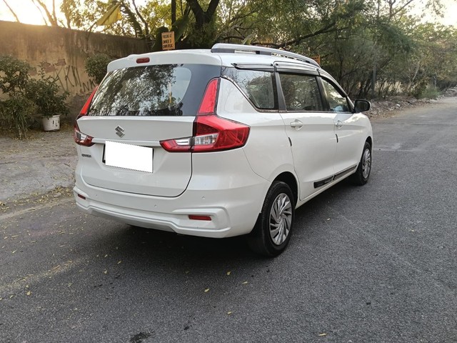 Second-hand 2022 Maruti Suzuki Ertiga VXI CNG for sale in New Delhi-11