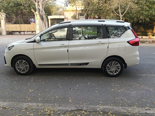 Second-hand 2022 Maruti Suzuki Ertiga VXI CNG for sale in New Delhi-3