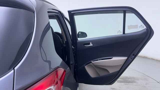 Second-hand 2018 Hyundai Grand i10 1.2 Kappa Sportz BSIV for sale in Hyderabad-31