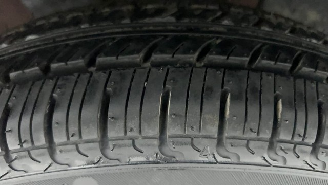 Second-hand 2017 Renault KWID RXT for sale in Ahmedabad-25