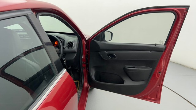 Second-hand 2017 Renault KWID RXT for sale in Ahmedabad-16