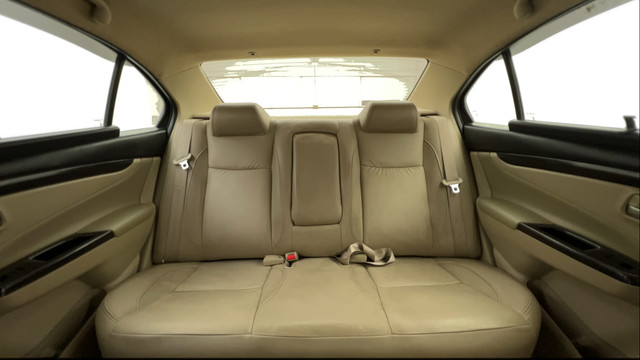 Second-hand 2018 Maruti Suzuki Ciaz Petrol for sale in Ahmedabad-26