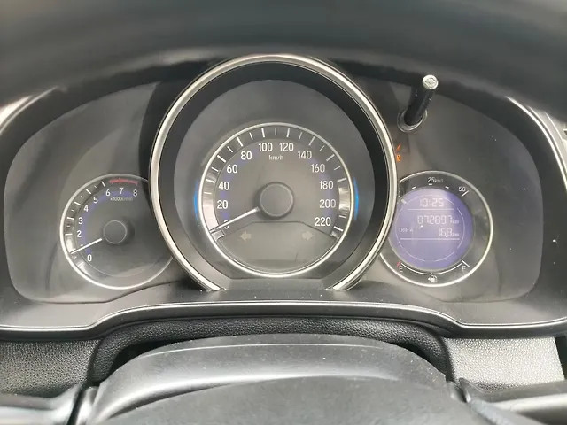 Honda WR-V Exclusive Petrol Second-hand 2018 Honda WR-V Exclusive Petrol for sale in Kanpur-12