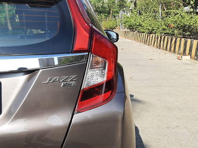 Second-hand 2015 Honda Jazz 1.2 VX i VTEC for sale in Mumbai-10