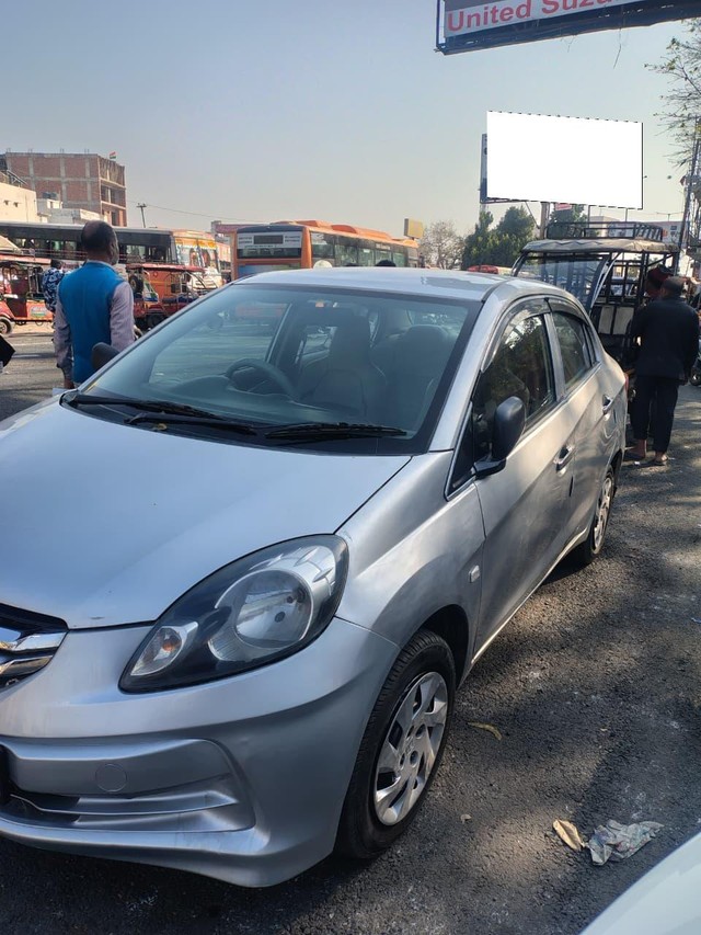 Second-hand 2015 Honda Amaze VX O i VTEC for sale in Meerut-3