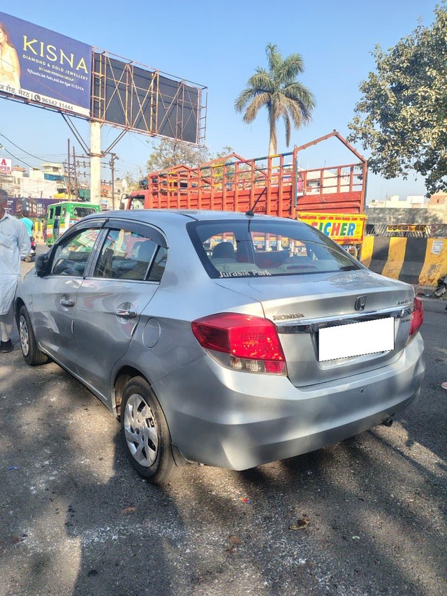 Second-hand 2015 Honda Amaze VX O i VTEC for sale in Meerut-4