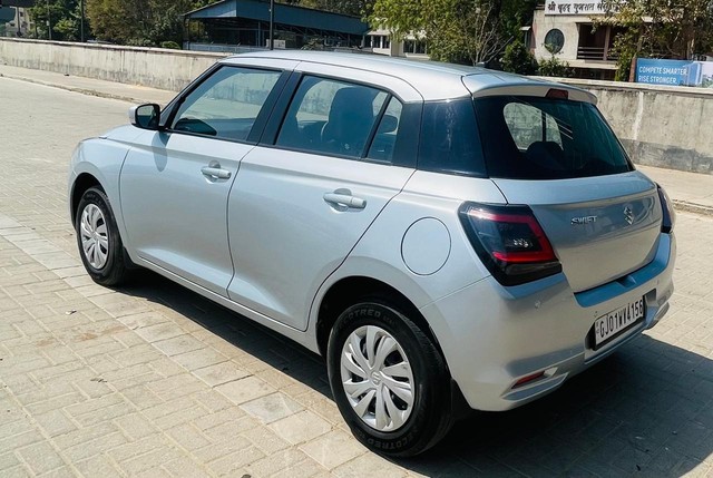 Maruti Suzuki Swift VXi AMT Second-hand 2024 Maruti Suzuki Swift VXi AMT for sale in Ahmedabad-7