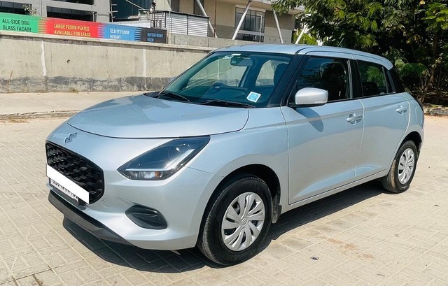 Maruti Suzuki Swift VXi AMT Second-hand 2024 Maruti Suzuki Swift VXi AMT for sale in Ahmedabad-0