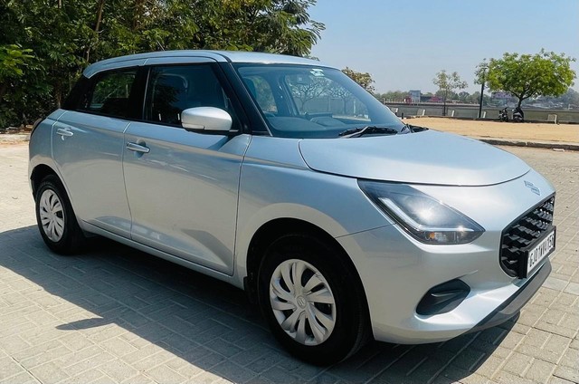 Maruti Suzuki Swift VXi AMT Second-hand 2024 Maruti Suzuki Swift VXi AMT for sale in Ahmedabad-5
