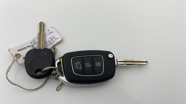 Second-hand 2018 Hyundai i20 1.2 Asta Dual Tone for sale in New Delhi-21