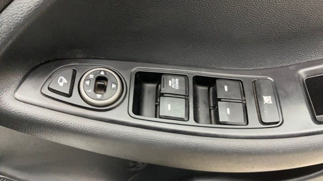 Second-hand 2018 Hyundai i20 1.2 Asta Dual Tone for sale in New Delhi-17