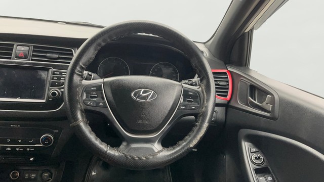 Second-hand 2018 Hyundai i20 1.2 Asta Dual Tone for sale in New Delhi-12
