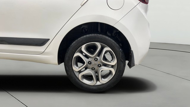 Second-hand 2018 Hyundai i20 1.2 Asta Dual Tone for sale in New Delhi-26