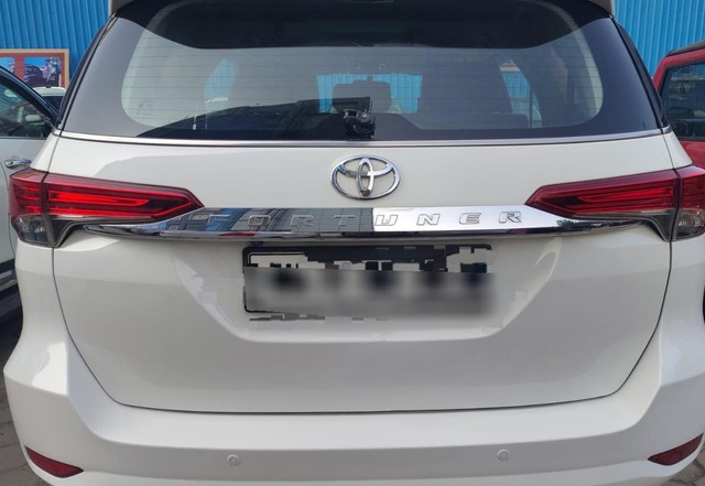 Toyota Fortuner 2.8 4WD AT BSIV Second-hand 2018 Toyota Fortuner 2.8 4WD AT BSIV for sale in New Delhi-2