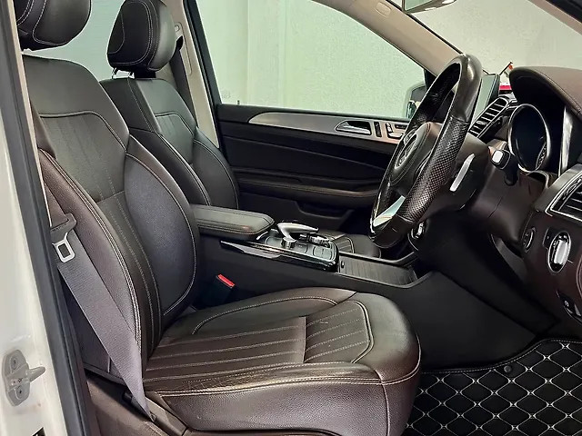 Second-hand 2017 Mercedes-Benz GLS 350d 4MATIC for sale in Pune-6