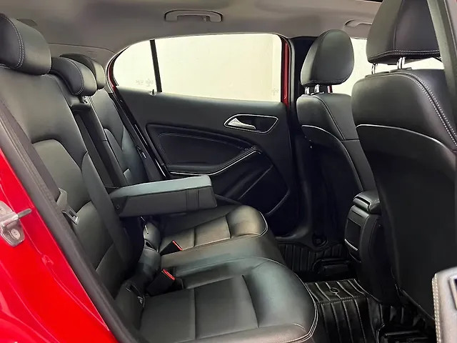 Second-hand 2018 Mercedes-Benz GLA 4MATIC for sale in Pune-8