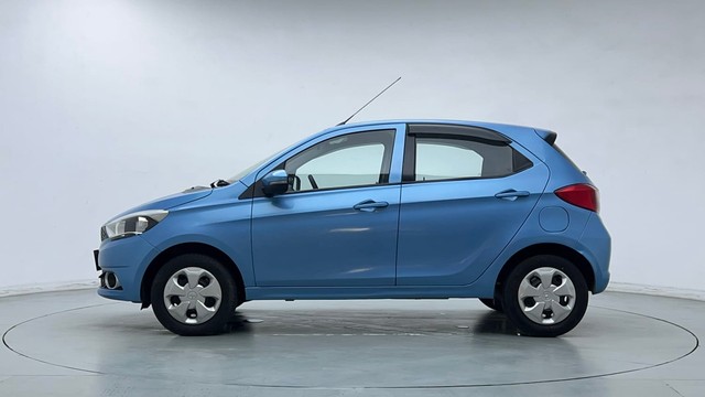 Second-hand 2017 Tata Tiago 1.2 Revotron XZ for sale in Noida-6