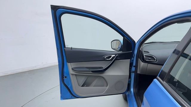 Second-hand 2017 Tata Tiago 1.2 Revotron XZ for sale in Noida-34