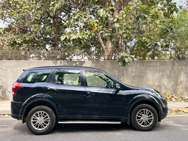 Second-hand 2018 Mahindra XUV500 W7 AT BSIV for sale in New Delhi-1