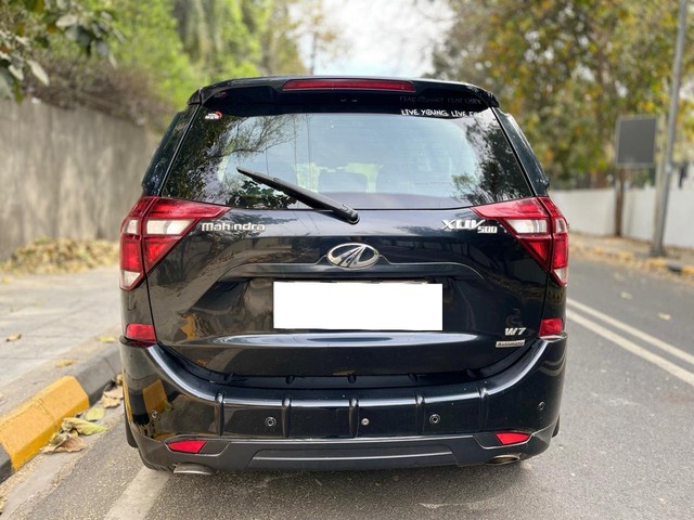 Second-hand 2018 Mahindra XUV500 W7 AT BSIV for sale in New Delhi-4