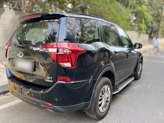 Second-hand 2018 Mahindra XUV500 W7 AT BSIV for sale in New Delhi-5