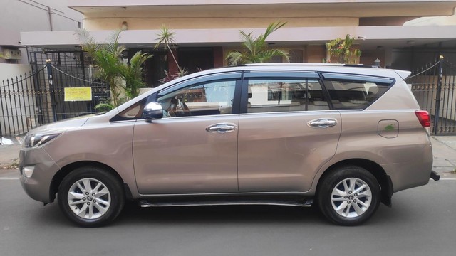 Second-hand 2019 Toyota Innova Crysta 2.4 G Plus MT 8S BSIV for sale in Bangalore-3