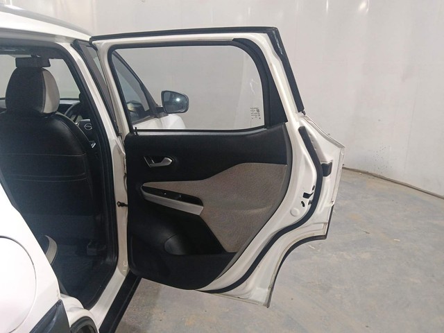 Second-hand 2021 Nissan Magnite Turbo XL for sale in Kochi-24