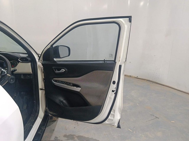 Second-hand 2021 Nissan Magnite Turbo XL for sale in Kochi-15