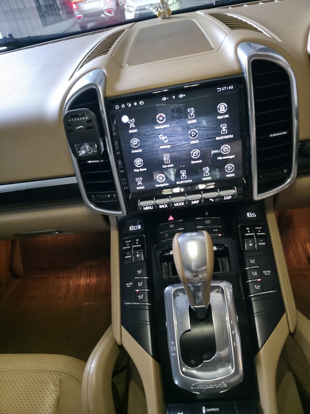 Second-hand 2013 Porsche Cayenne Diesel for sale in Mumbai-12