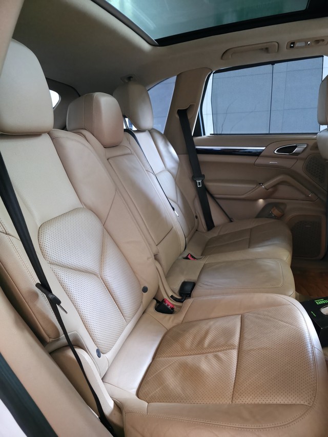 Second-hand 2013 Porsche Cayenne Diesel for sale in Mumbai-17