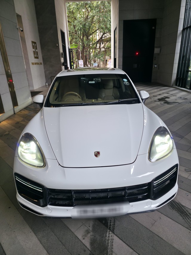 Second-hand 2013 Porsche Cayenne Diesel for sale in Mumbai-16