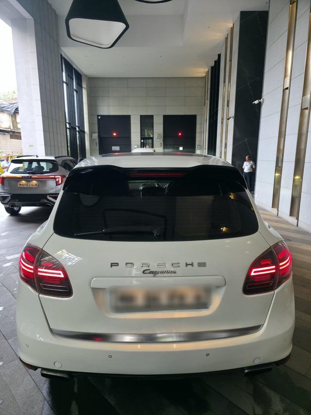 Second-hand 2013 Porsche Cayenne Diesel for sale in Mumbai-2