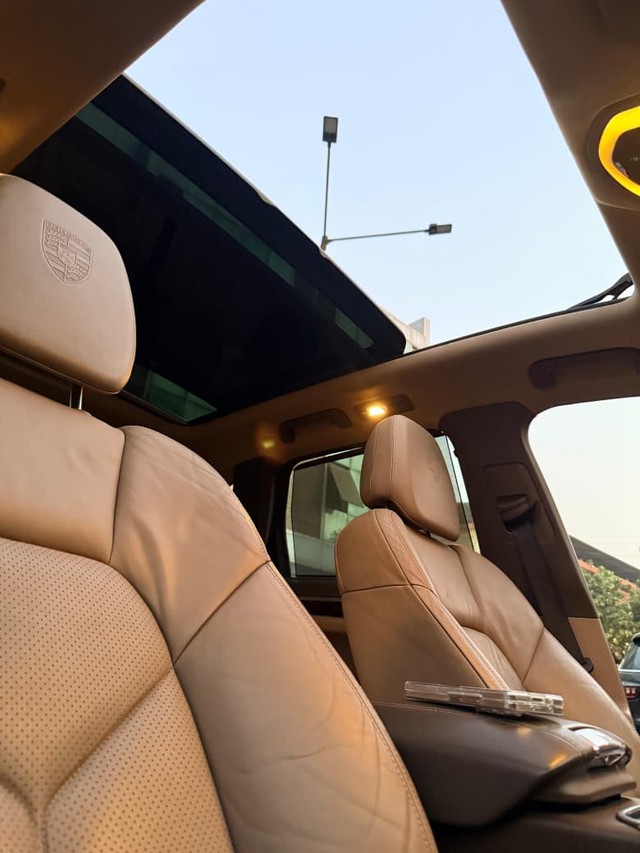 Second-hand 2013 Porsche Cayenne S Hybrid for sale in Mumbai-11