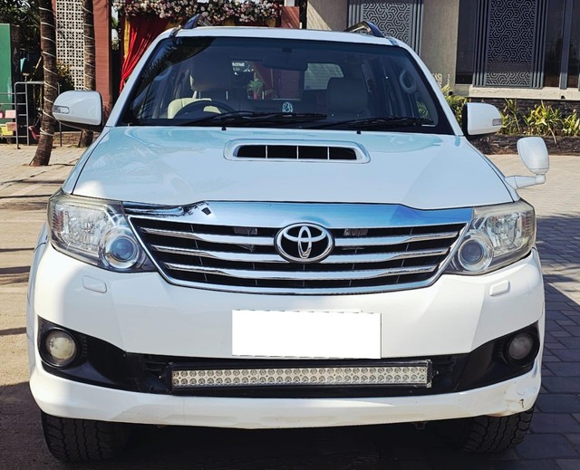 Second-hand 2013 Toyota Fortuner 4x2 Manual for sale in Pune-3