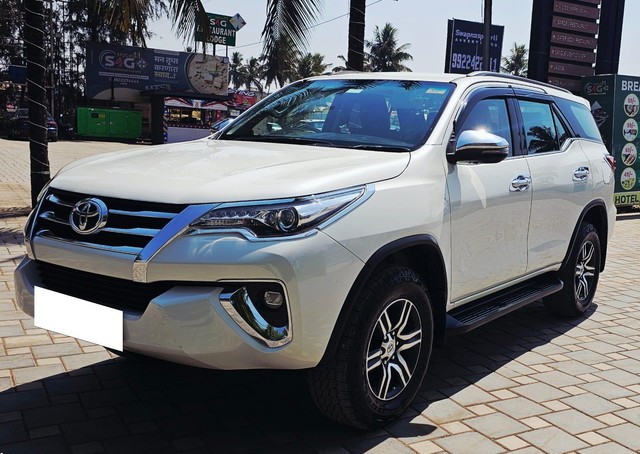 Second-hand 2018 Toyota Fortuner 2.8 2WD MT BSIV for sale in Pune-2