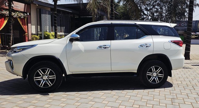 Second-hand 2018 Toyota Fortuner 2.8 2WD MT BSIV for sale in Pune-12