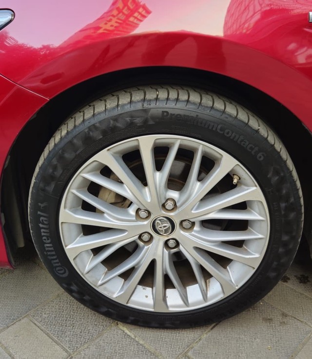 Second-hand 2019 Toyota Camry Hybrid 2.5 for sale in Mumbai-8