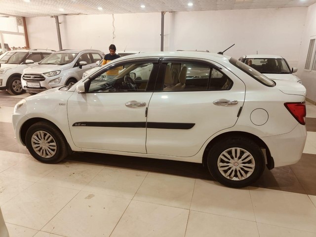 Second-hand 2017 Maruti Suzuki Swift Dzire AMT VDI for sale in Jaipur-5