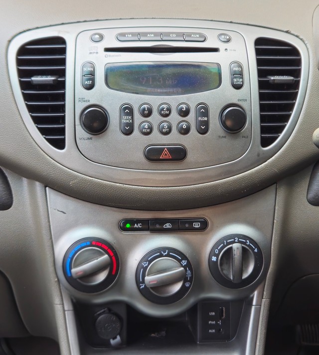 Second-hand 2011 Hyundai i10 Asta Sunroof AT for sale in Mumbai-9