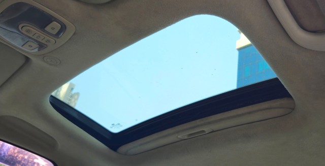 Second-hand 2011 Hyundai i10 Asta Sunroof AT for sale in Mumbai-8