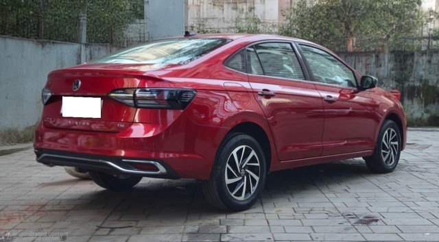 Second-hand 2024 Volkswagen Virtus Topline AT for sale in Mumbai-15