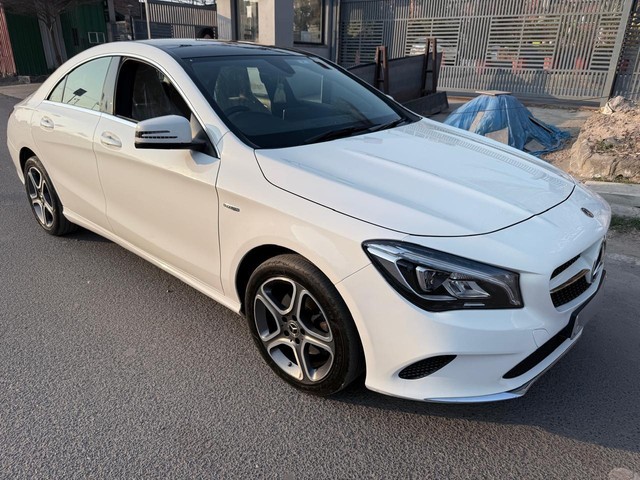 Second-hand 2020 Mercedes-Benz CLA Urban Sport 200d for sale in New Delhi-4