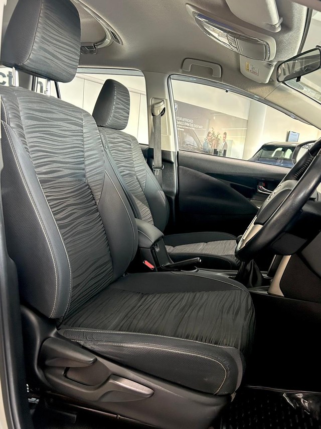 Second-hand 2017 Toyota Innova Crysta 2.7 VX MT BSIV for sale in Gurgaon-8