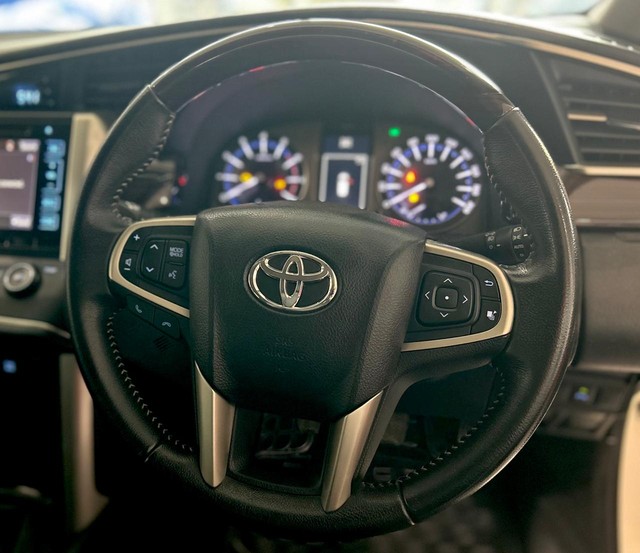 Second-hand 2017 Toyota Innova Crysta 2.7 VX MT BSIV for sale in Gurgaon-12