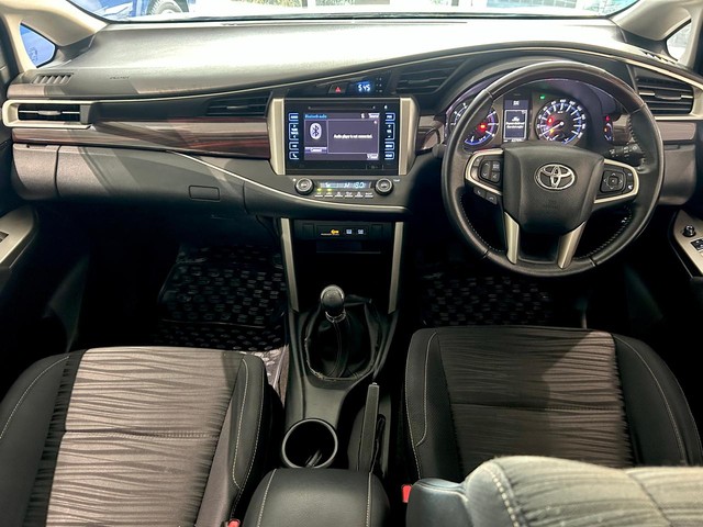 Second-hand 2017 Toyota Innova Crysta 2.7 VX MT BSIV for sale in Gurgaon-15