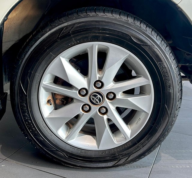 Second-hand 2017 Toyota Innova Crysta 2.7 VX MT BSIV for sale in Gurgaon-6